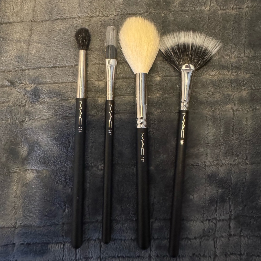 New MAC face and eyeshadow brushes